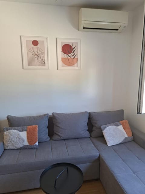 Great apartment, free parking in the garage, Žnjan Apartment in Split