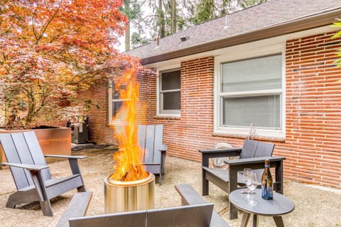 Lake Oswego Mid-Century House in Lake Oswego