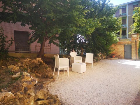 Hortensia Garden Bed and Breakfast in Macerata