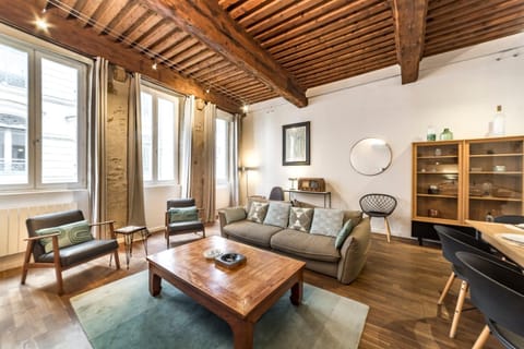 All in Lyon | Grand appartement central à Lyon Apartment in Lyon