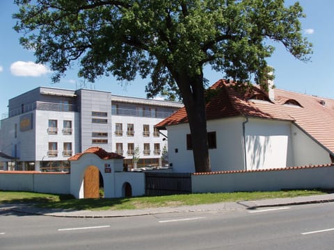 Facade/entrance, Street view