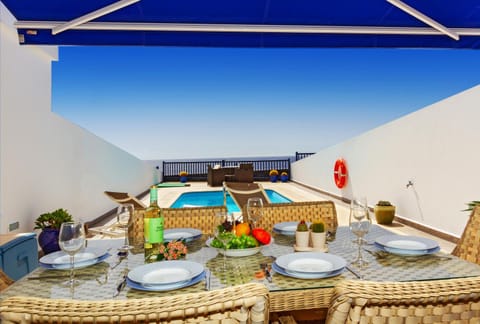 Food and drinks, Swimming pool, sunbed