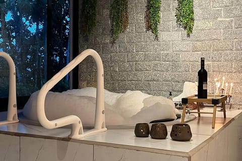 Hot Tub, Spa and wellness centre/facilities
