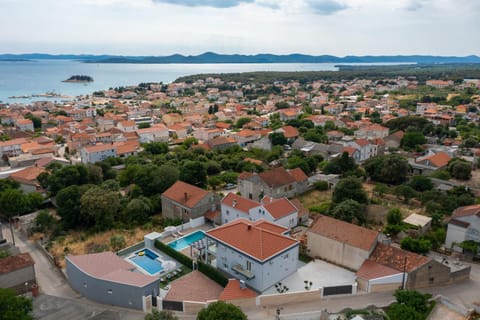 Property building, Bird's eye view