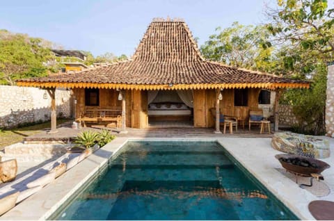 Property building, Day, Garden, Garden view, Pool view, Swimming pool, sunbed