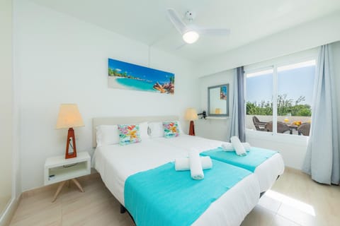 Living room, Bedroom