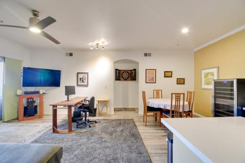 Red Rox Phoenix Condo with Patio about 3 Mi to Airport Apartment in Tempe