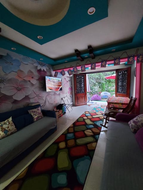 Living room, Lounge or bar, Seating area