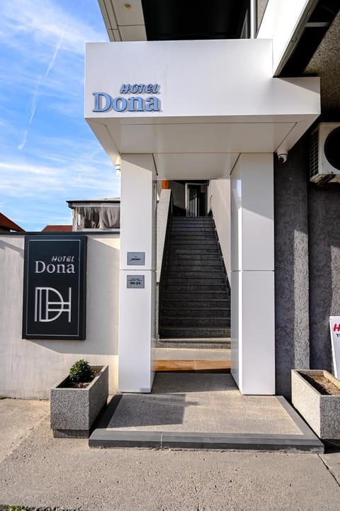 Property building, Property logo or sign