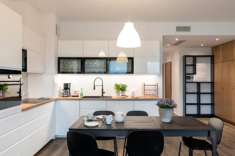 Living room, Dining area, kitchen