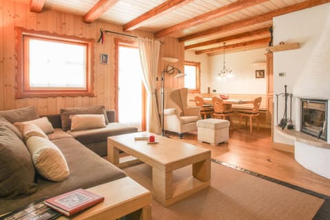 Living room, Seating area, Dining area, flat iron
