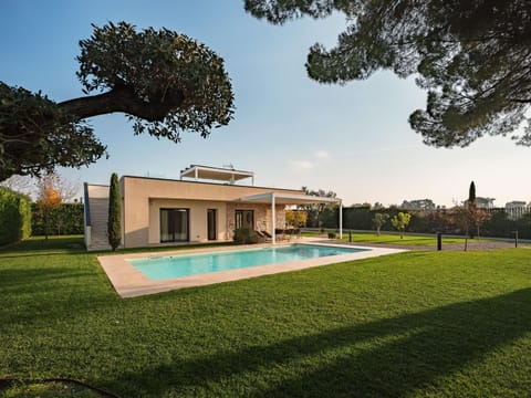 Property building, Swimming pool