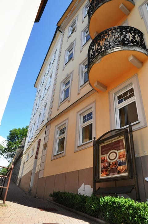 Facade/entrance, Day