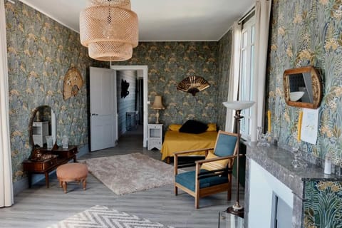 Living room, Photo of the whole room, Bedroom