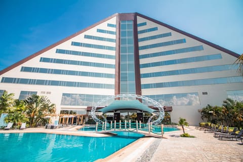Property building, Day, Pool view, Swimming pool