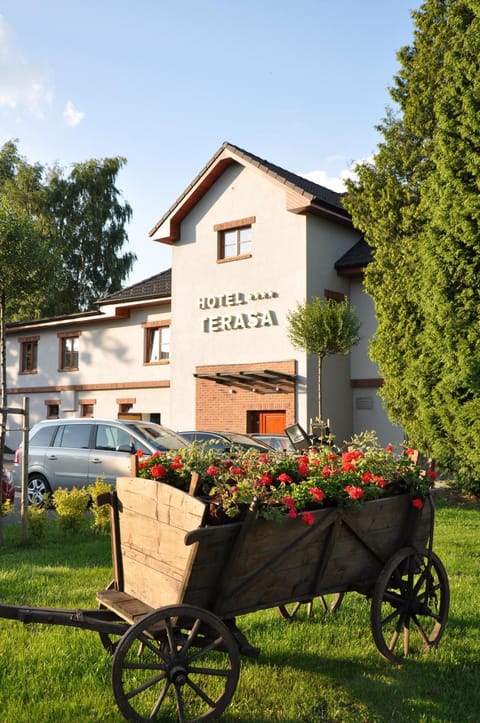 Property building, Facade/entrance, Facade/entrance, Area and facilities