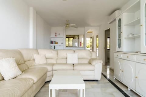 Living room, Lounge or bar