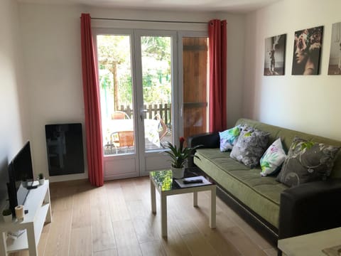 F2 avec terrasse Apartment in Saint-Denis, France