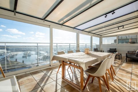 Penthouse met groot terras en schitterend zicht Apartment in Flanders