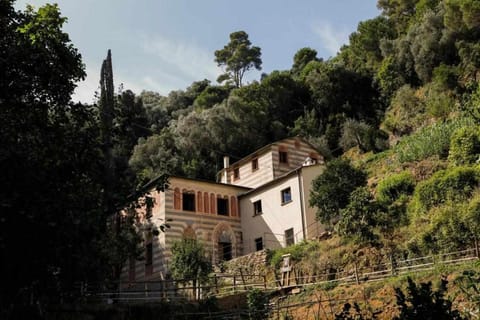 L'Eremo-Rifugio escursionistico10 min steep walk! Farm Stay in Liguria