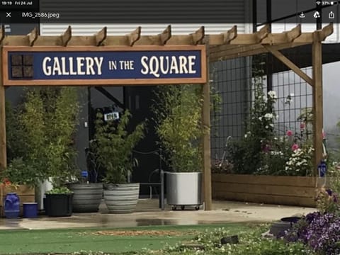 Bob Brown Room Art House Bed and Breakfast in Huonville