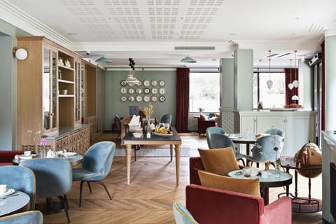 Property building, Breakfast