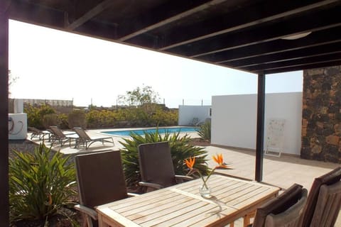 Patio, Balcony/Terrace, Dining area, Swimming pool