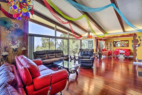 Colorful El Cajon Gem Deck, Garden and Valley Views House in Casa De Oro-Mount