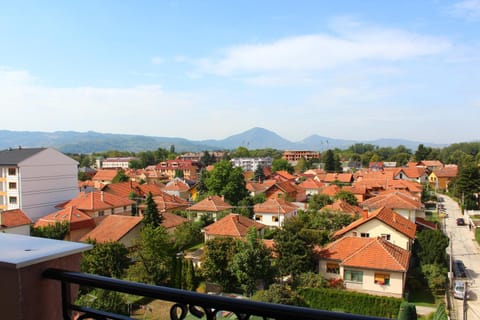 Balcony/Terrace, City view, Mountain view, Street view