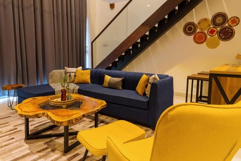 Living room, Dining area