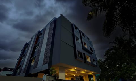 Property building, Facade/entrance, Night