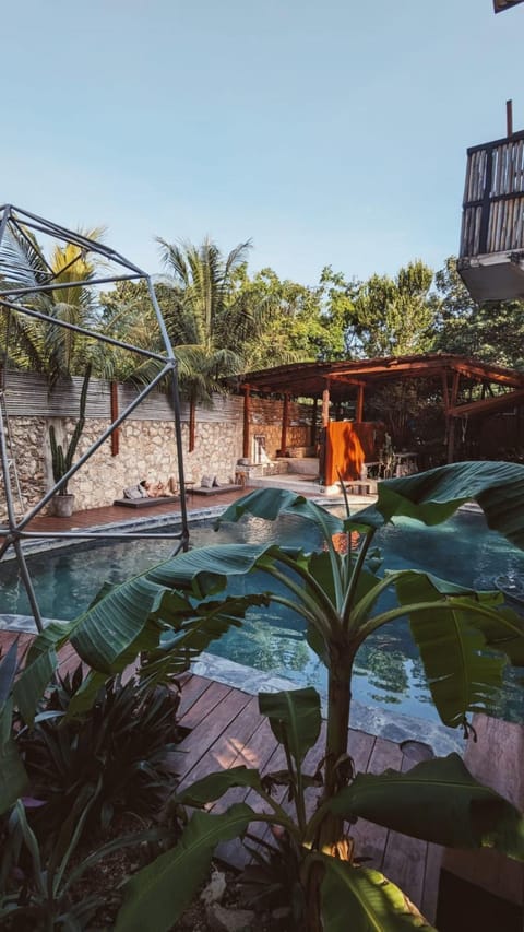 Swimming pool