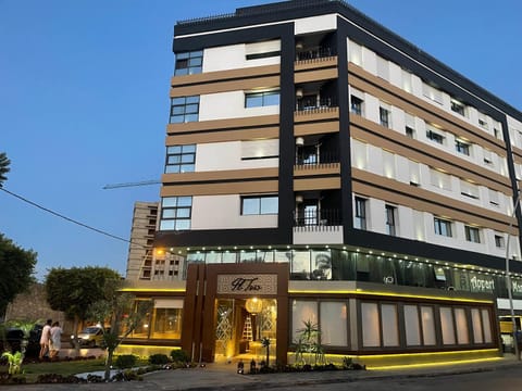 Property building, Facade/entrance