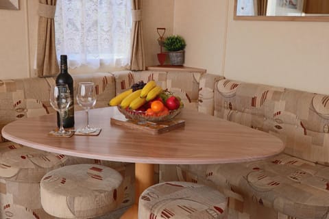 Palm 1 Park Home With Hot Tub House in Swanage