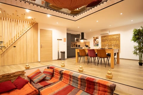 Billiard, TV and multimedia, Kitchen or kitchenette, Living room, Dining area, kitchen