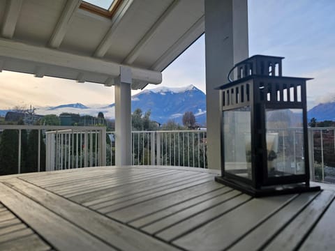 View (from property/room), Balcony/Terrace, Mountain view