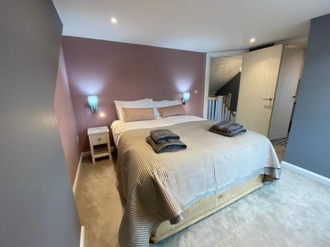 Bed, Bedroom, towels, wardrobe