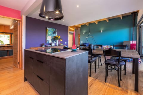 Dining area, kitchen