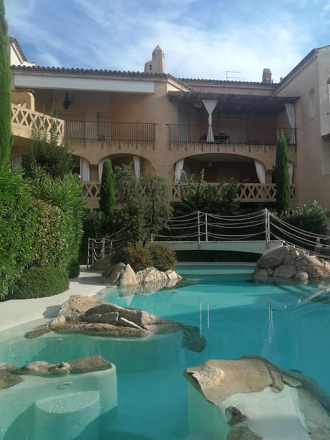 Property building, Swimming pool