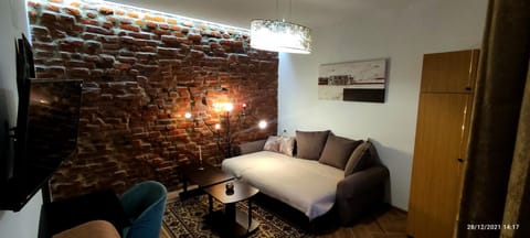 Bed, Photo of the whole room, Seating area