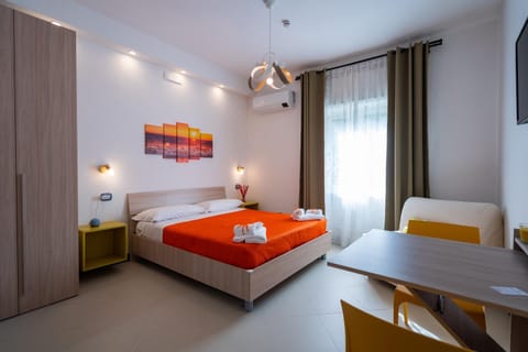 Bedroom, wardrobe