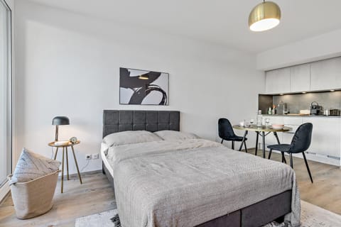 Bed, Photo of the whole room, Dining area