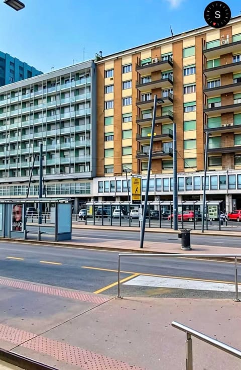 City view, Street view