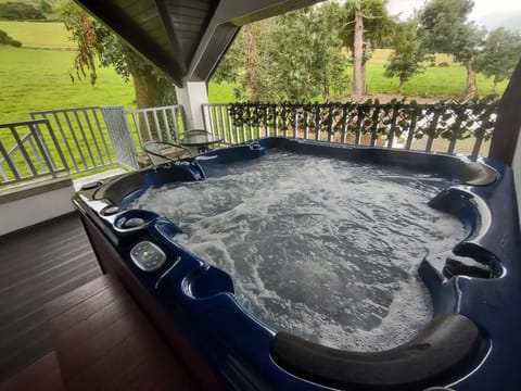 Ballymakeever Appartment - Private Hot Tub Apartment in Northern Ireland