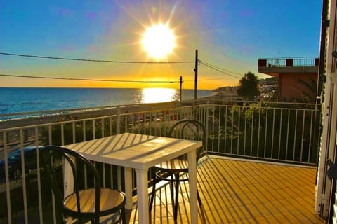 Balcony/Terrace, Sea view, Sunset