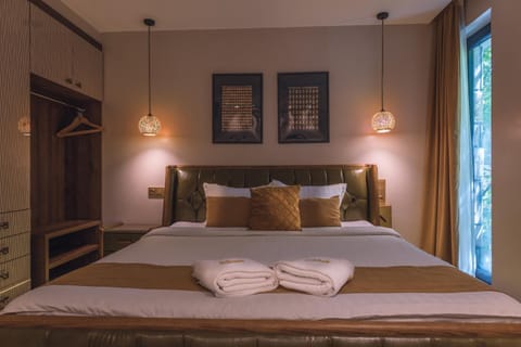 Bedroom, towels