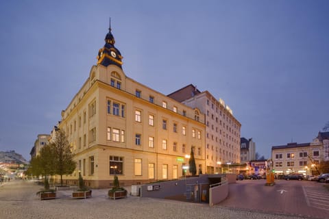 Facade/entrance, Facade/entrance, Night