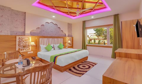 Dining area, Bedroom