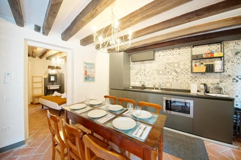 Dining area, kitchen