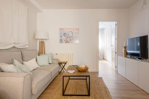 Communal lounge/ TV room, TV and multimedia, Living room, Lounge or bar